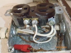Uncovered electric receptacle